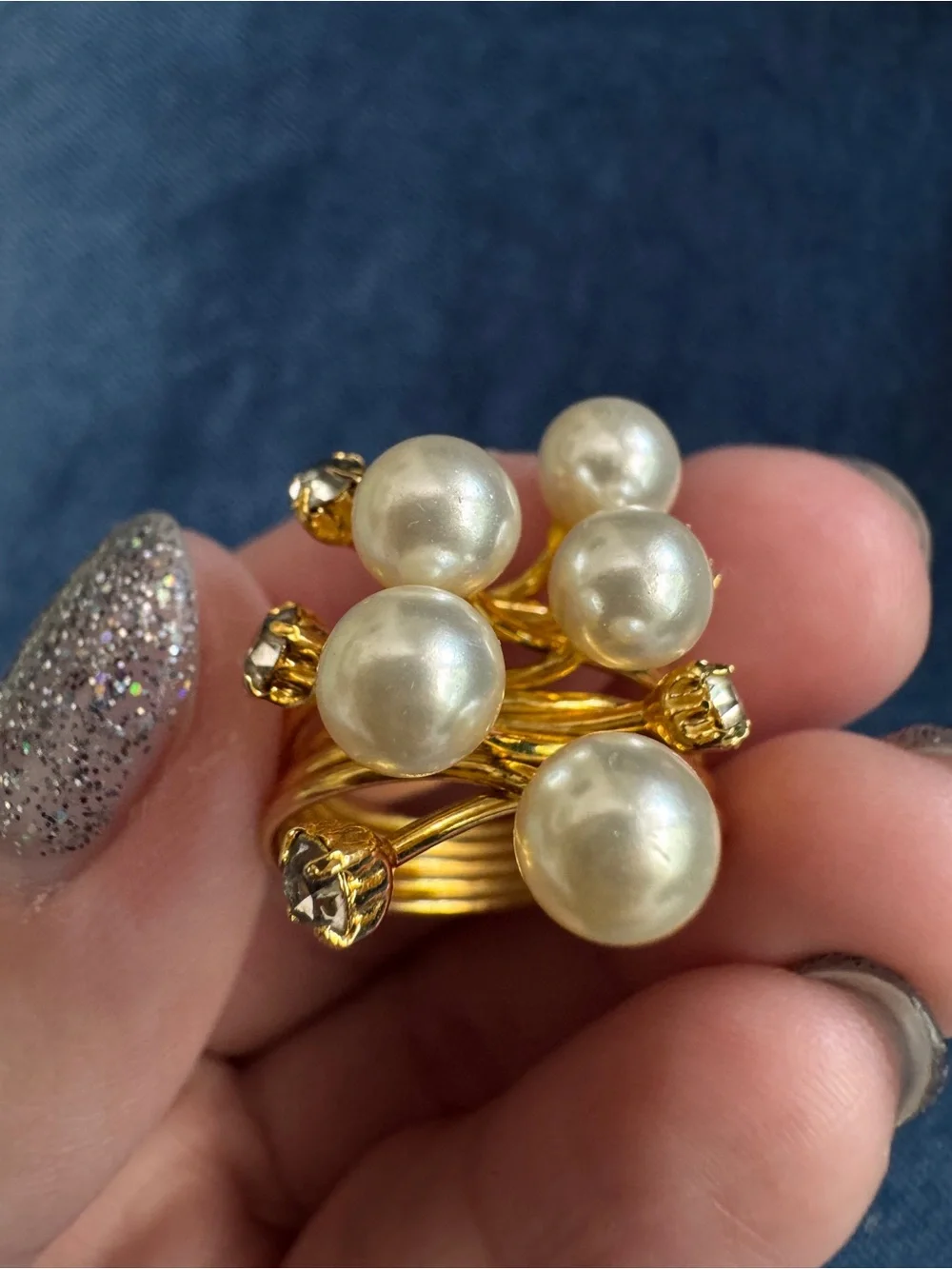 Stunning Gold tone faux pearl cocktail Ring size 6.5